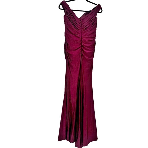 La Femme Off The Shoulder Ruched Jersey Column Gown Wine Red Size 12 NWOT - Picture 4 of 12